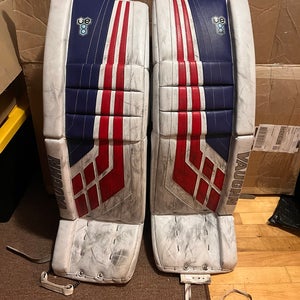 34" Vaughn VE8 XFP Goalie Leg Pads (Used)