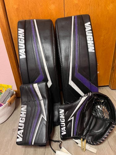 34" Vaughn Ventus SLR2 Pro Goalie Leg Pads (Used)