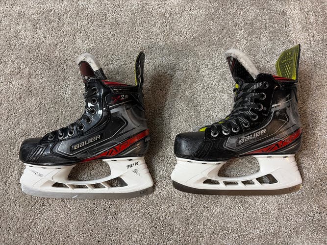 Bauer Vapor X2.9 Hockey Skates Size 1 (Used)