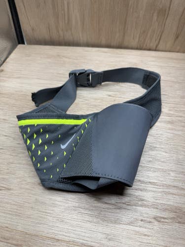 Nike Large Flash Belt Waistpack 20oz Flask Not Included - Silver Neon Green