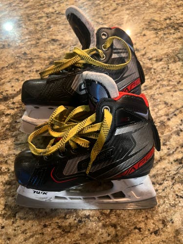 2019 Bauer Vapor X2.7 Hockey Goalie Skates Size 1 (Used)