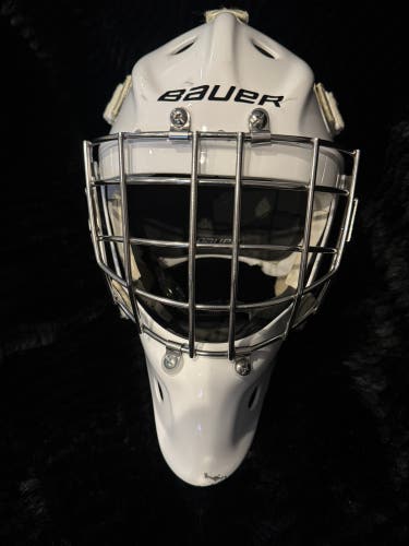 Senior 2023 Bauer 940 Goalie Mask  (Used)