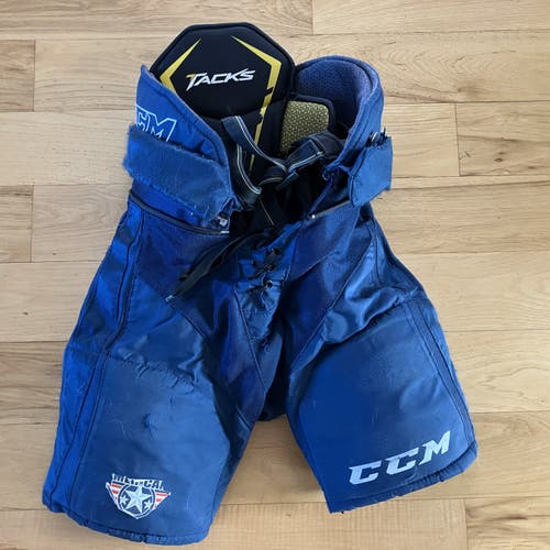 Junior Small CCM Tacks 6052 Hockey Pants (Used)