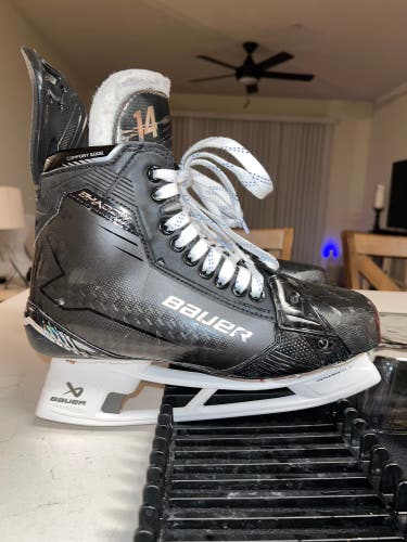2024 Bauer Supreme Shadow Hockey Skates Regular Width Pro Stock 9.5 (Used)