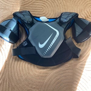 Medium Youth Nike Vapor LT Shoulder Pads (Used)
