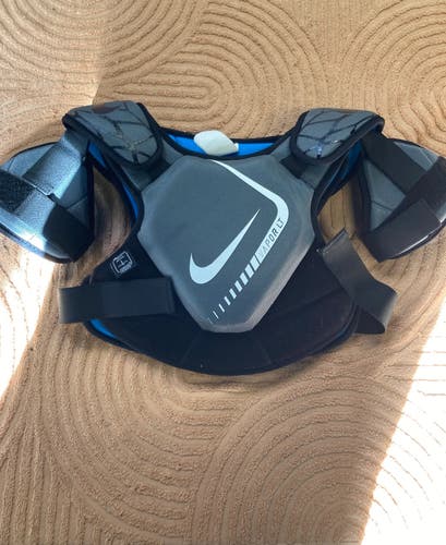 Medium Youth Nike Vapor LT Shoulder Pads (Used)