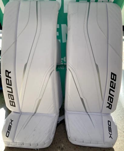 White Small Junior 26+" Bauer GSX (2023 Model) Goalie Leg Pads (Used)