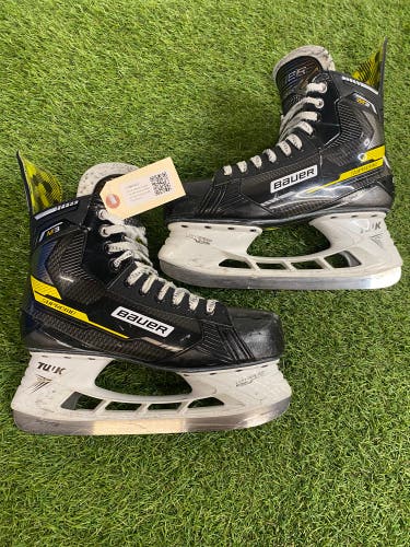 Senior Bauer Supreme M3 Hockey Skates Extra Wide Width 9.5 (Used)