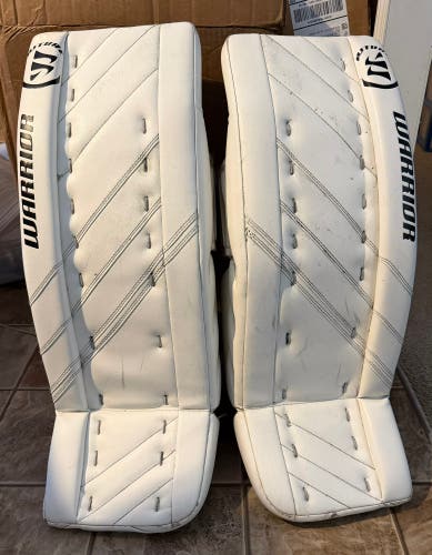 30" Warrior Ritual G4 Goalie Leg Pads (Used)