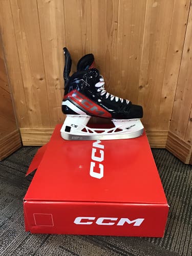 CCM JetSpeed FT6 Hockey Skates Regular Width 7 (New)