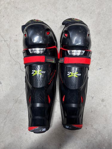 17” Senior Bauer Vapor 2XPro Shin Guards (New) Pro Stock