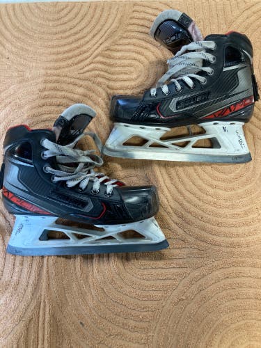 Intermediate Bauer Vapor X2.7 Hockey Goalie Skates Regular Width Size 4.5 (Used)