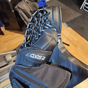 CCM Axis 2 Pro 591 Game Ready Palm Regular Hand