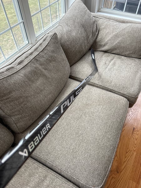 Senior Bauer Pulse Left Hand Hockey Stick P28 70 Flex (New)