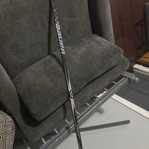 Senior Bauer Proto2 Right Handed Hockey Stick P28 77 Flex (Used)