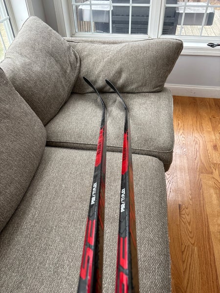 (2 Pack) Senior Bauer Pulse RH Hockey Stick P92 77 Flex (New)