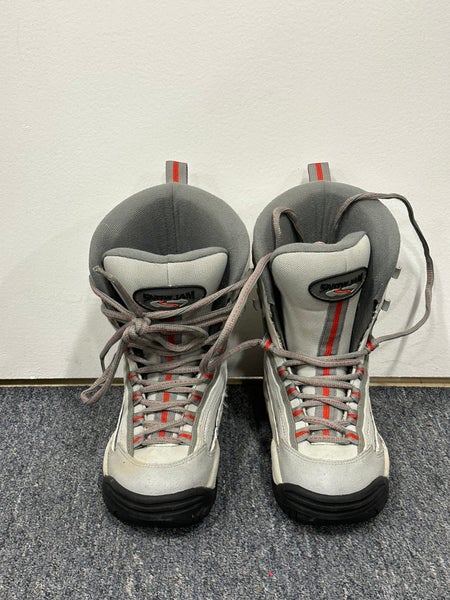 Snow Jam Size 3 Snowboard Boots