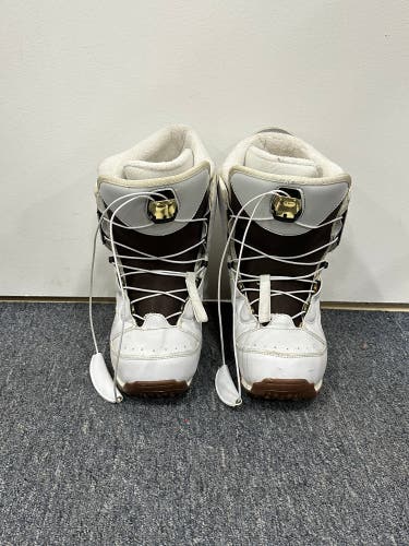 Women’s Size 7 Spice Snowboard Boots