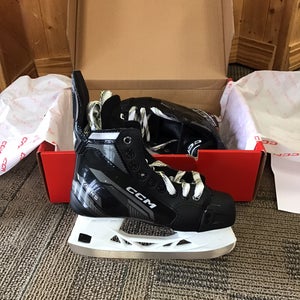 CCM Tacks Vector Hockey Skates Wide Width Size 3.5 (New)