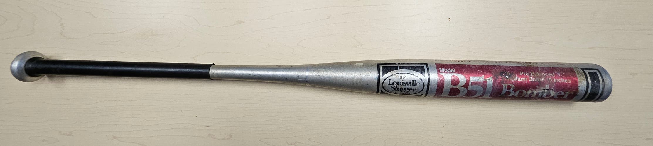 Louisville Slugger B51 Bomber Bat (-6) 28 oz 34" (Used)