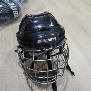 Men's Medium Black Bauer Helmet with Cage