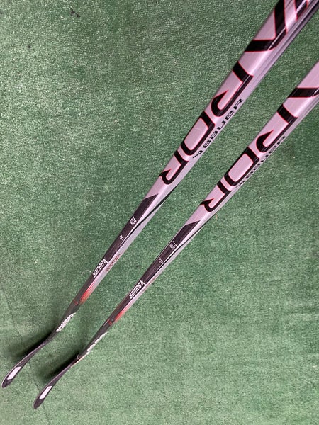 2-Pack Senior Bauer Vapor League Hockey Stick Right Handed P28 70 Flex Pro Stock (New)