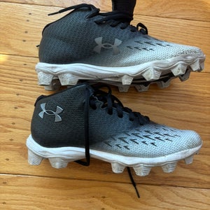 Men's 6Y (Big Kids / Youth) Under Armour Spotlight MC Mid Top Molded Cleats (Used)