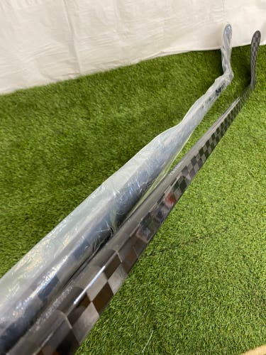 2-Pack Senior Pro Blackout Extra Lite Hockey Stick Left Hand P28 75 Flex (New)