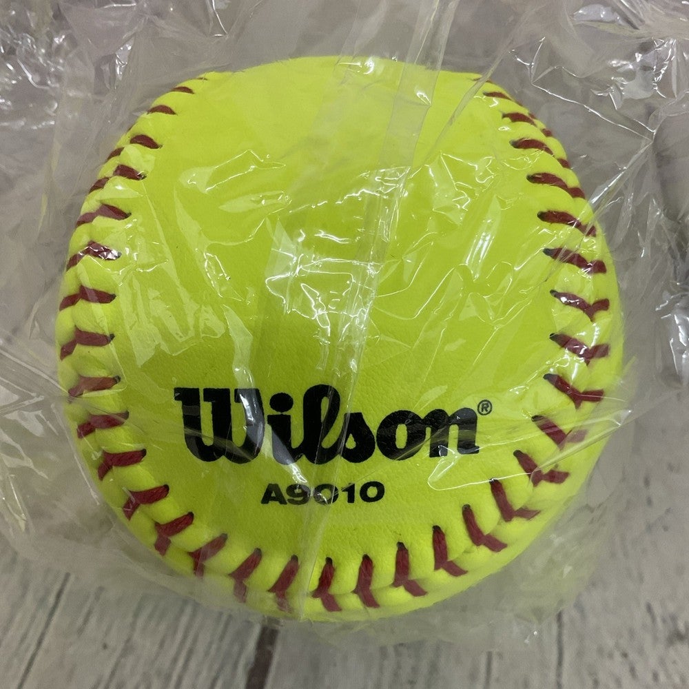 Wilson Collegiate Series A9010 Fastpitch Softballs - Thumbnail 2