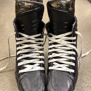 2021 Bauer Vapor Hyperlite Hockey Skates Size 6.5 (Used)