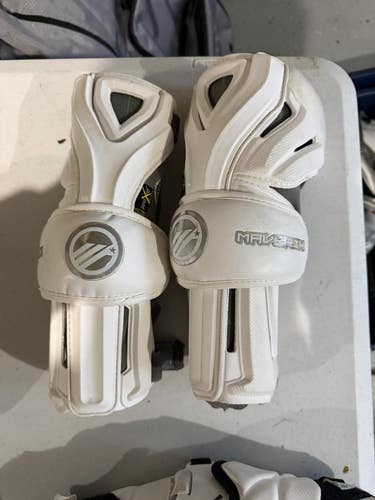 Large/Extra Large Adult Maverik Rome Arm Pads (Used)