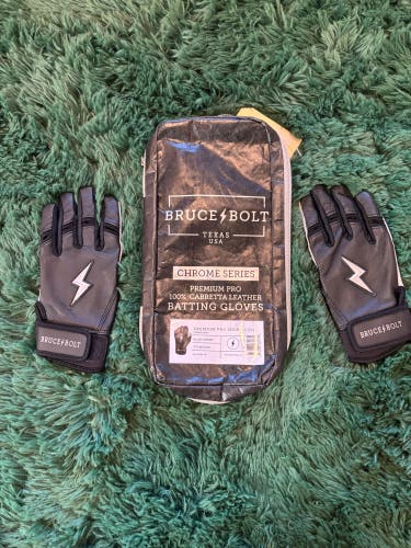 New Bruce Bolt Premium Pro Short Cuff Batting Gloves | Youth Medium