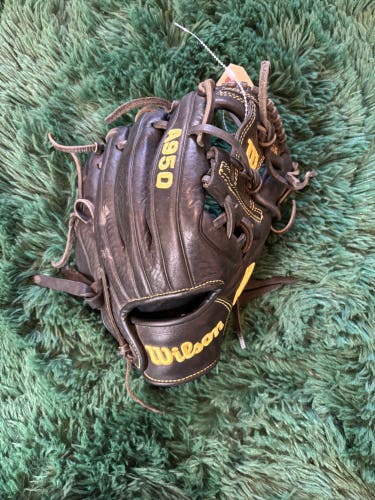 Wilson A950 RH Infield Baseball Glove 11.5"