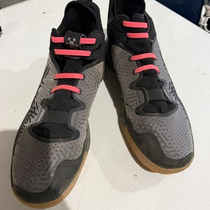 Men's Size M 12.0 (W 13.0) Adult New Balance Shoes