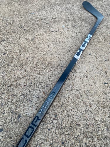 CCM Trigger 8 Pro Stock Hockey Stick Grip 85 Flex P28 Left 6934