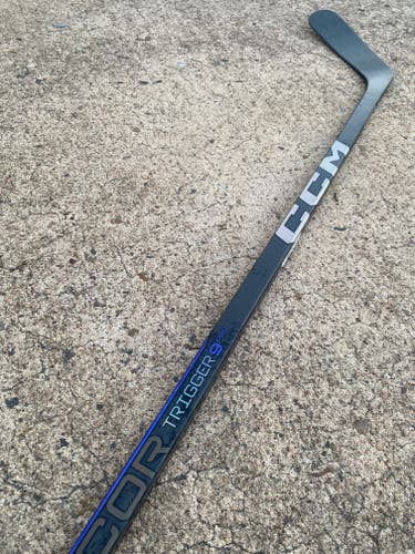 CCM Trigger 9 PRO Pro Stock Hockey Stick Grip 85 Flex P29M Left 6359