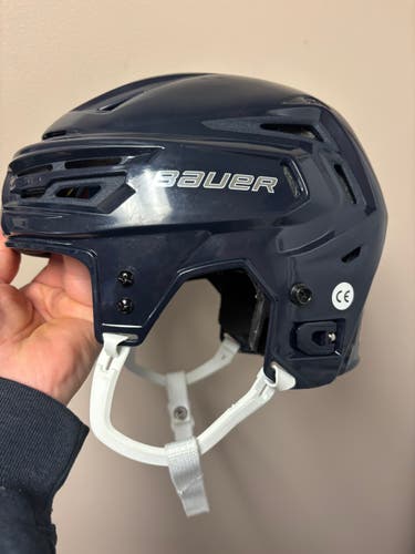 Medium Bauer Re-Akt 150 Helmet (New)