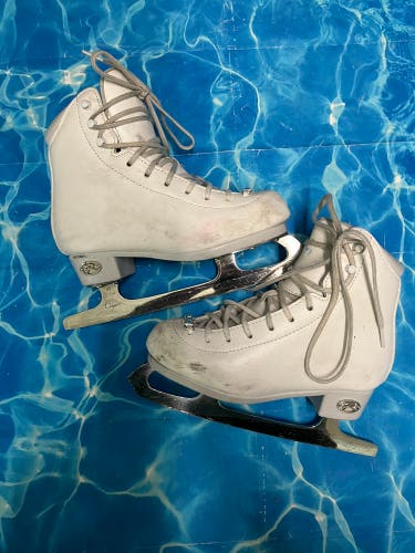 Riedell Figure Skates Junior 13.5 (Used)