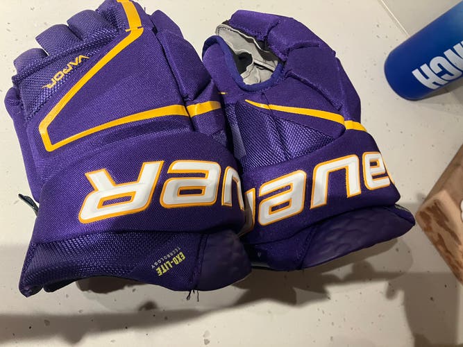 Bauer Vapor Hyperlite Gloves 13" (Used)