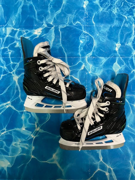 Youth Bauer XLP Hockey Skates Regular Width 9 (Used)