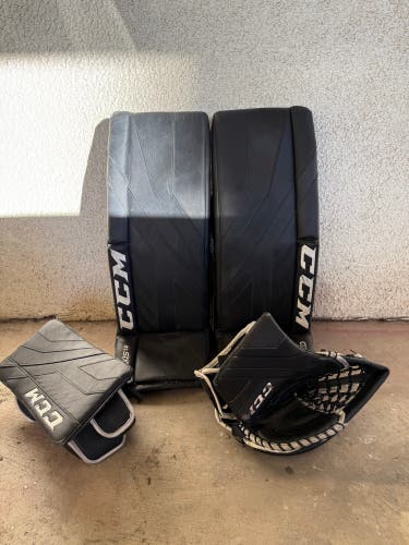 33" CCM Axis 1.9 Regular Goalie Full Set (Used)