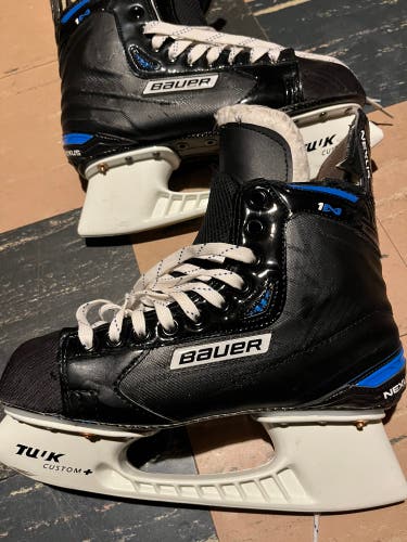 Pro Stock Bauer Nexus 1N Hockey Skates Regular Width Size  7 (New)