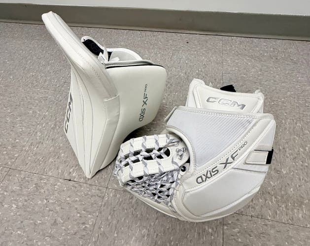 2024 CCM Axis XF Pro Regular (New)