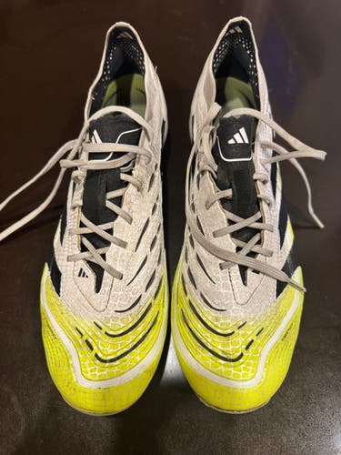 White Men's Size M 10.0 (W 11.0) Adidas Predator Cleats (Used)
