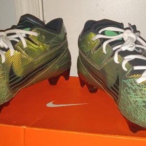 Men's Size M 12.0 (W 13.0) Nike Mid Top Molded Cleats (Used)