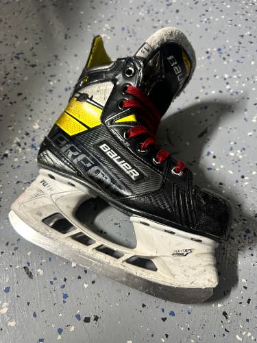 Bauer Supreme 3S Hockey Skates Regular Width Size 1.5 (Used)