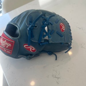 Blue Rawlings Heart of the Hide RH Pitcher's Baseball Glove 11.5" (Used)