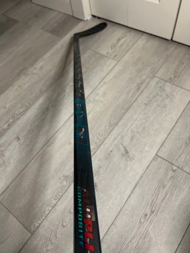 Intermediate CCM Vizion Right Handed Hockey Stick P28+1/4 55 Flex (New)