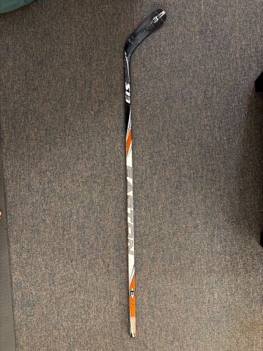 Senior Easton Stealth Right Handed Hockey Stick P40 100 Flex (Used)