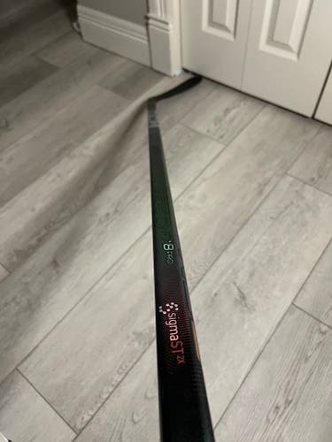 Senior CCM JetSpeed FT8 Pro Right Handed Hockey Stick P29 85 Flex (New with default)